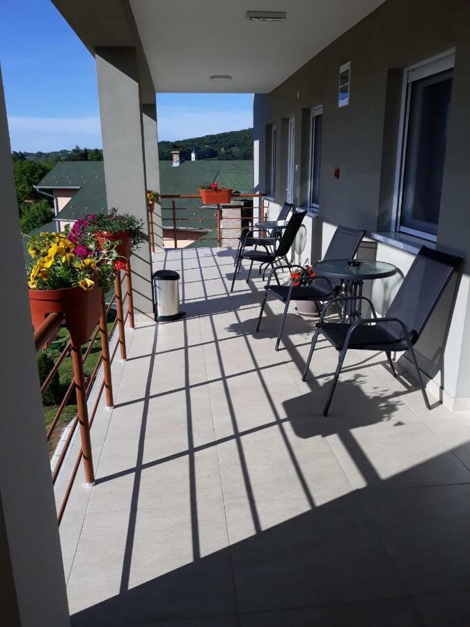 Apartamento Simica Cose Vrdnik Exterior foto